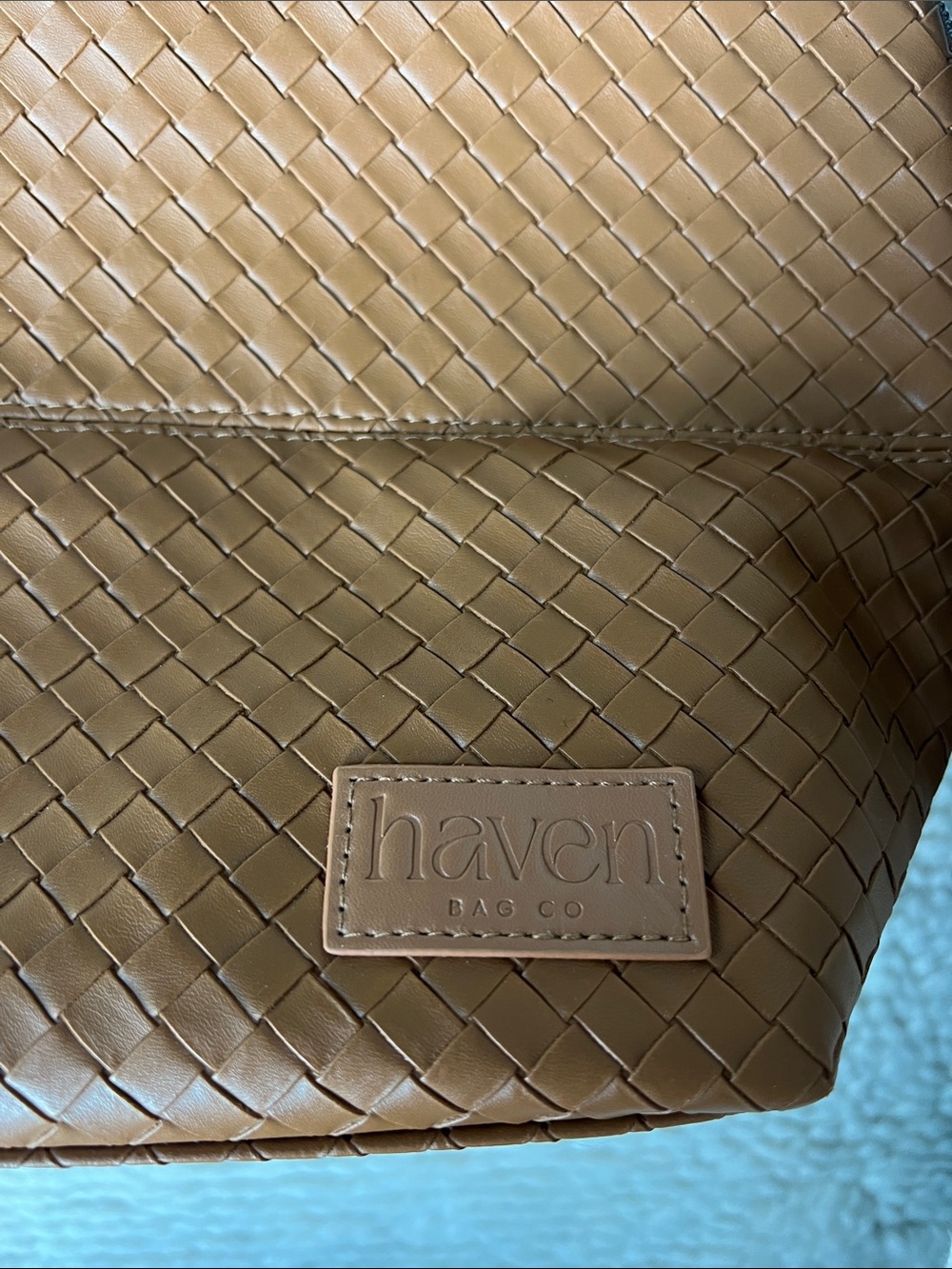 The Beauty Bag in Caramel - Picture 7 of 8